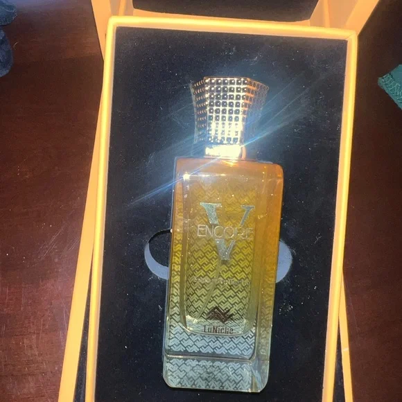 Encore V Extrait de Parfum - Picture 3 of 3